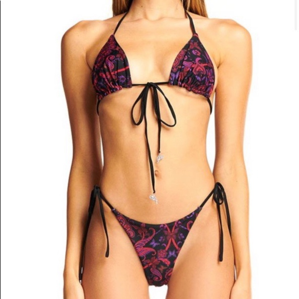 i am gia harlow bikini 🖤